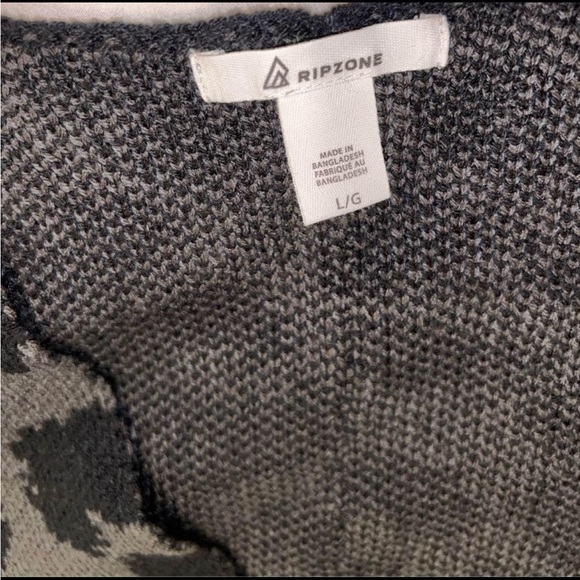 Rip Zone cardigan size large. - Picture 2 of 3